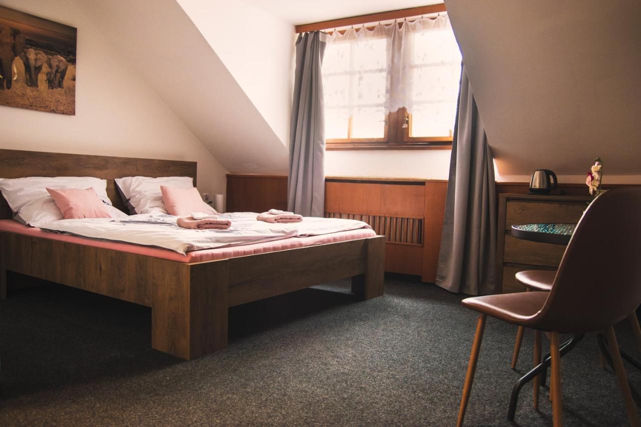 Guesthouse Zlaty Hrozen Ческа-Липа Экстерьер фото